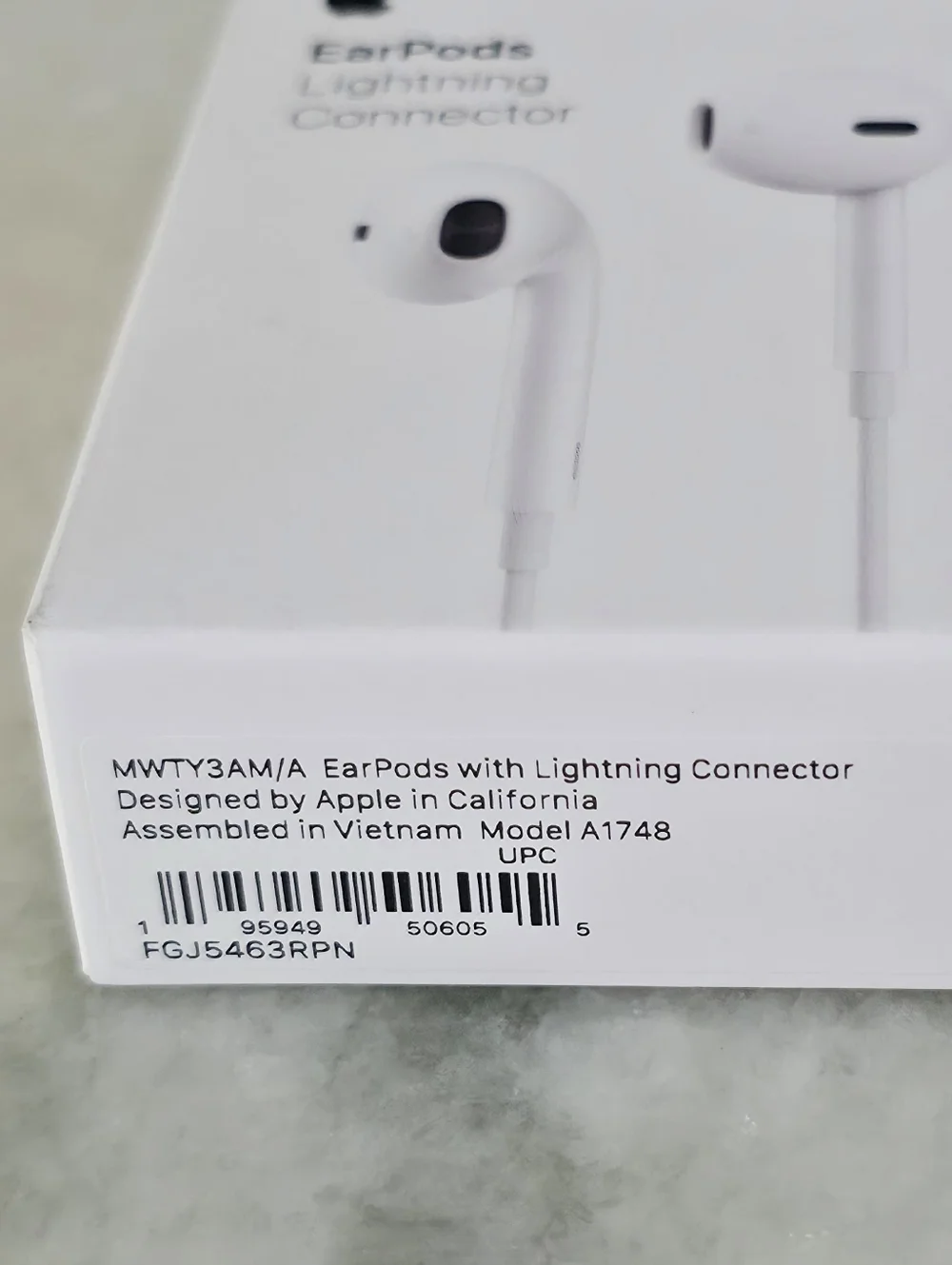 Apple | EarPods with Lightning Connector